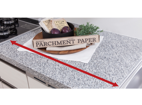 Kitchen.  [Cooking space expansion] By shifted toward the sink on one side, It is expanding the cooking space of the top plate.