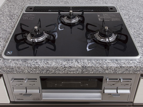 Kitchen.  [Gas stove of hyper glass coat top] Kitchens, Look not only beautiful, It has also adopted an easy gas stove glass top cleaning.