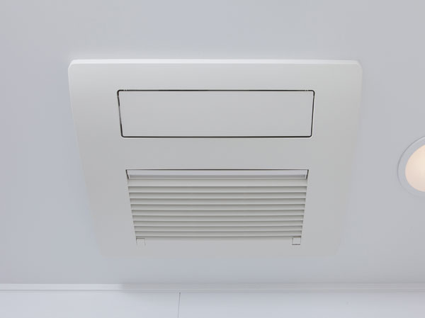 Bathing-wash room.  [TES bathroom heating dryer] Control the occurrence of the fungus by the ventilation function. Also it provides convenient drying function for drying the laundry of the night or on a rainy day.