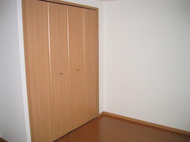 Living and room. Western-style (the same type)