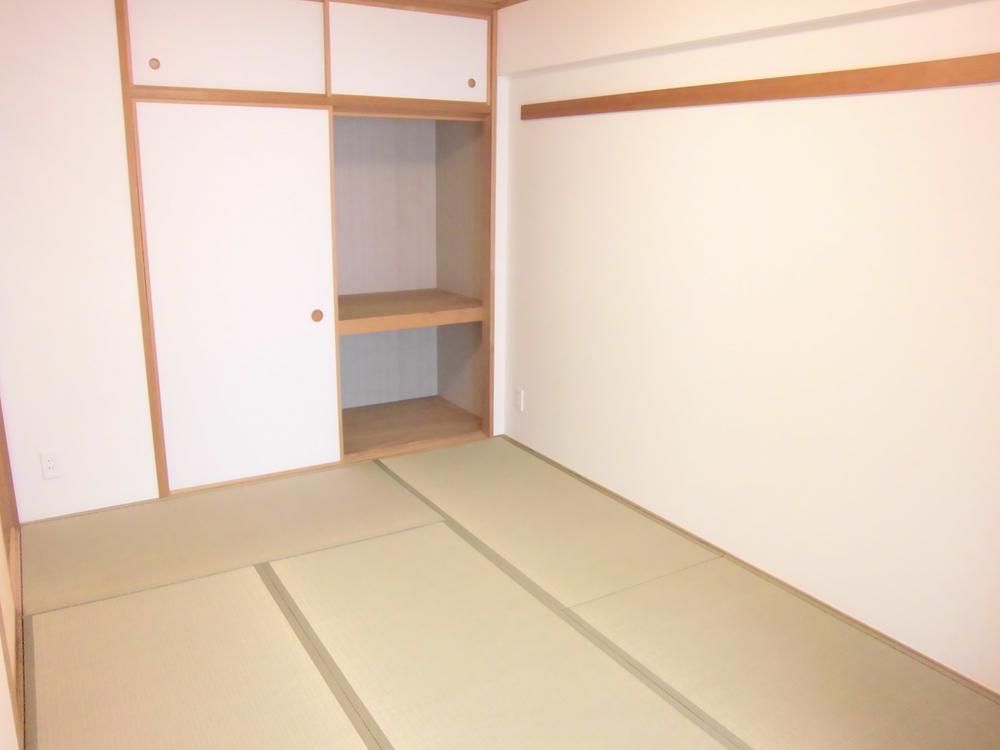 Non-living room. Is a Japanese-style room