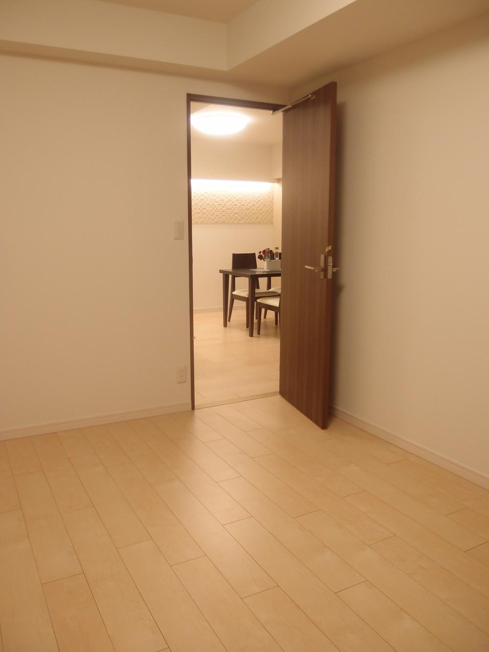 Non-living room. Indoor (12 May 2013) Shooting