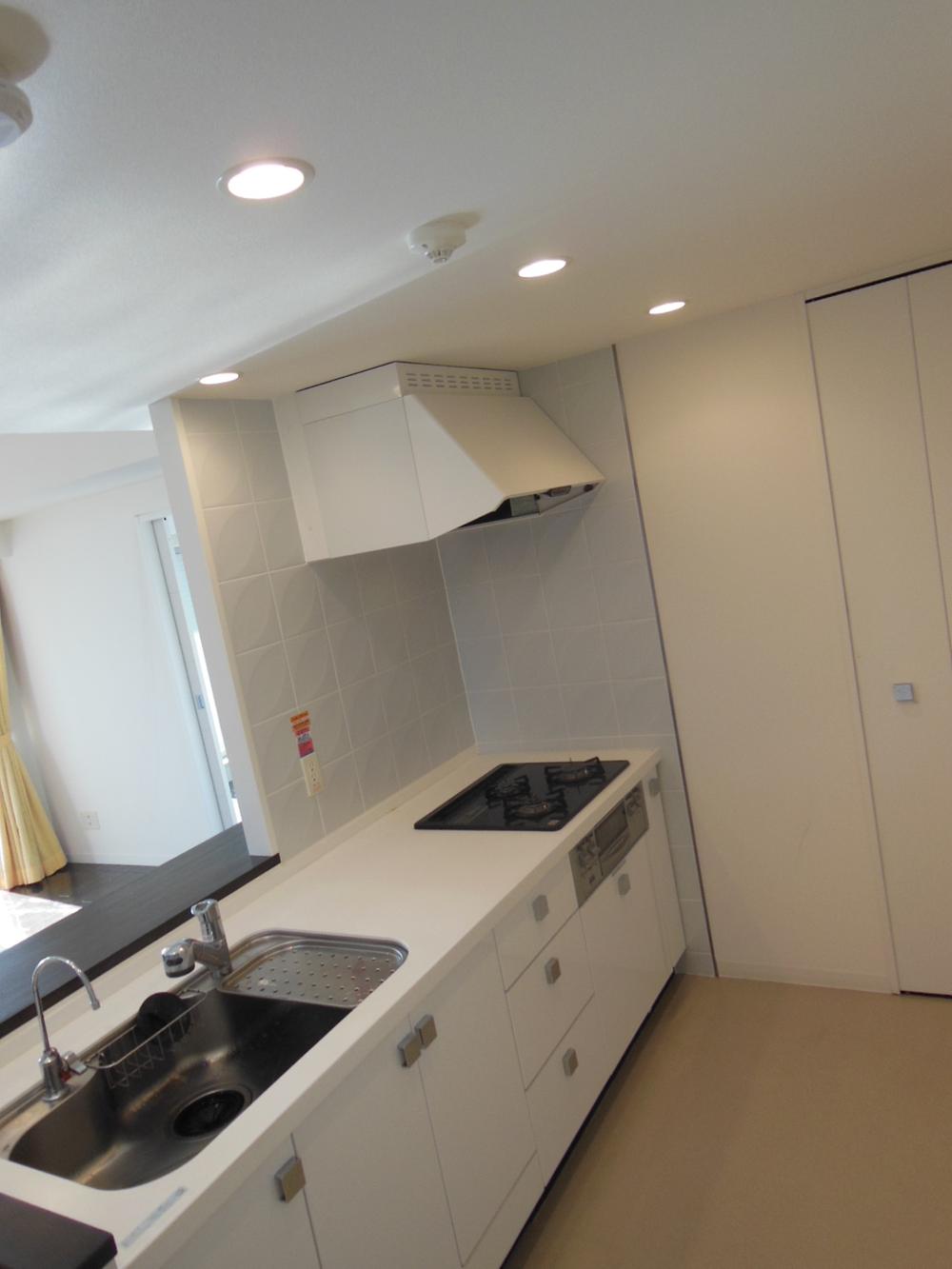 Kitchen. Open style of counter kitchen. .