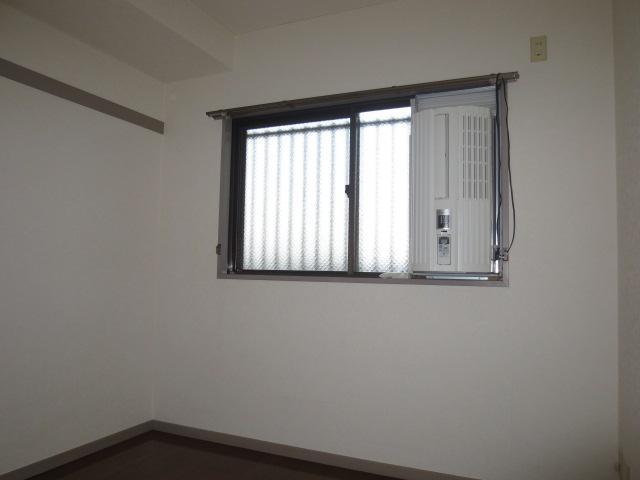 Other room space. Western style room