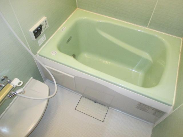 Bath. With bathroom reheating