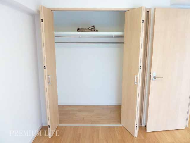 Receipt.  [closet] Firmly secure the storage space in each room.