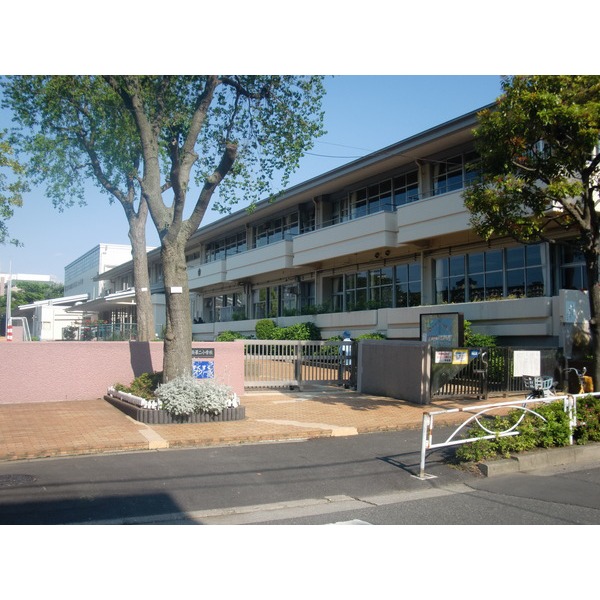 Primary school. 271m to Edogawa Ward freshening the second elementary school (elementary school)