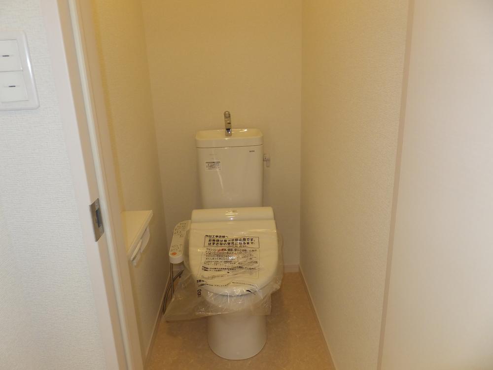 Toilet. Local (January 2014) Shooting