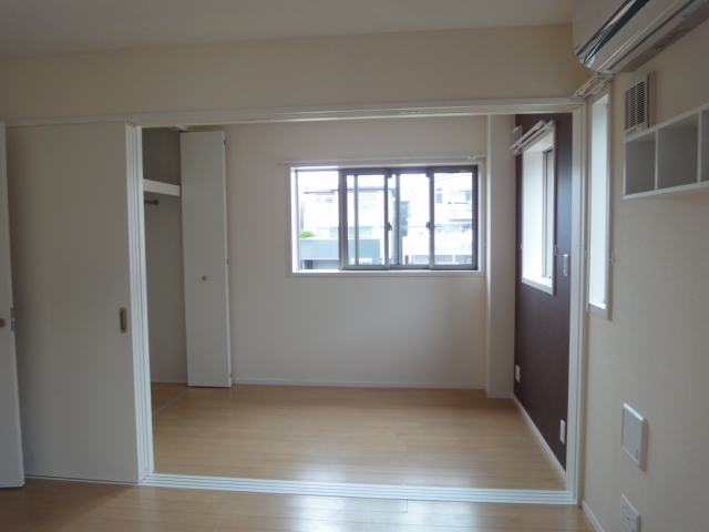 Living and room. Two-sided lighting