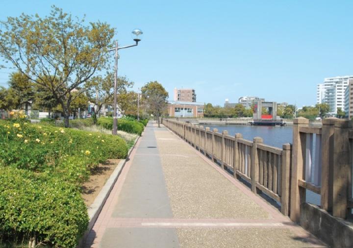 park.  [New Sakon River Water Park ... a 20-minute walk (1540)] 1540m to