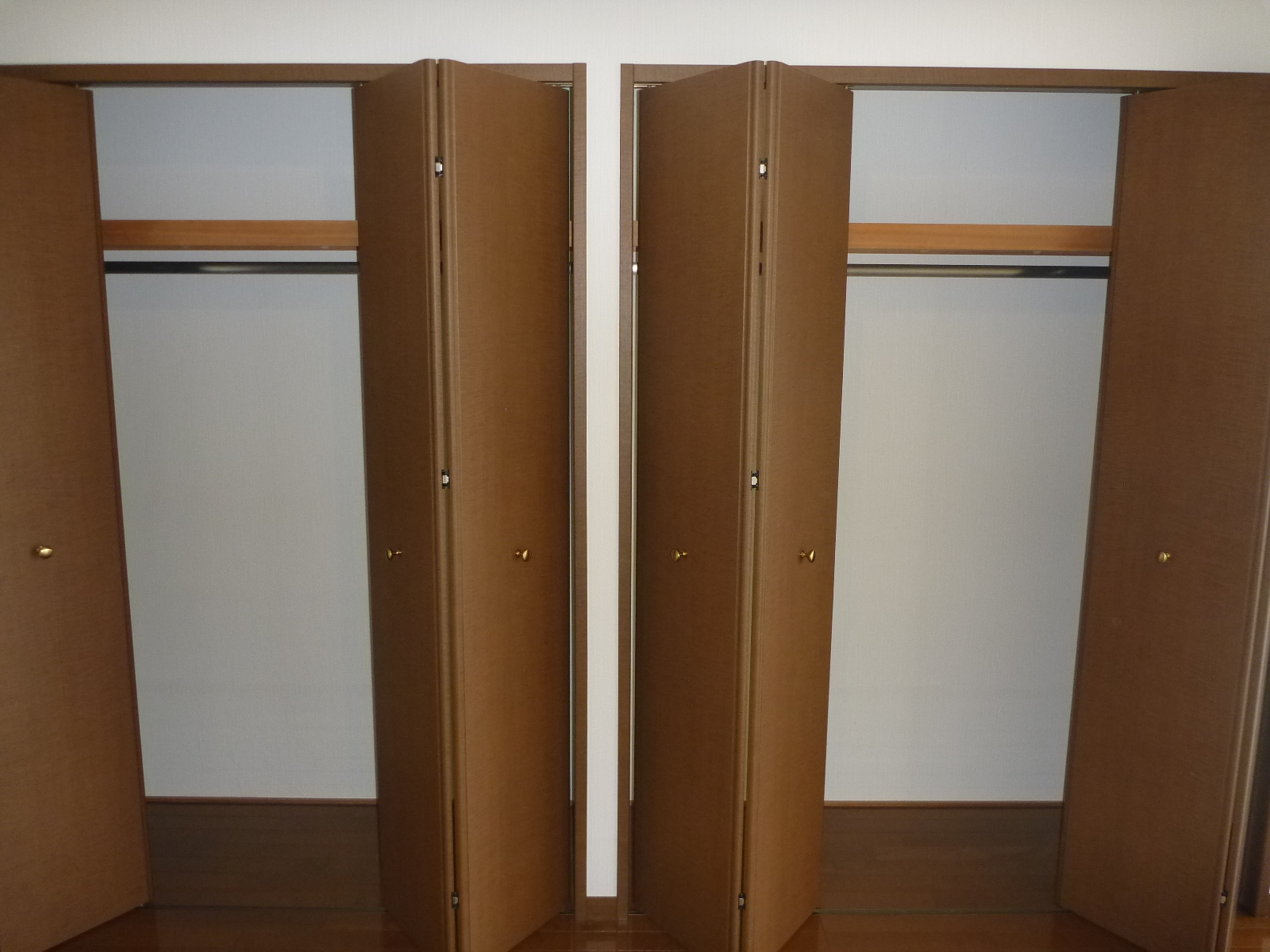 Receipt. Western-style closet