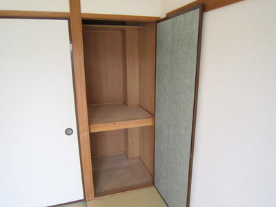 Receipt. Storage of veranda side Japanese-style room