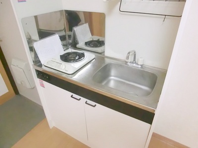 Kitchen. 1-neck gas stove built-in mini-kitchen. 