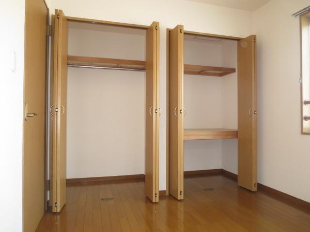 Receipt. Storage abundant closet