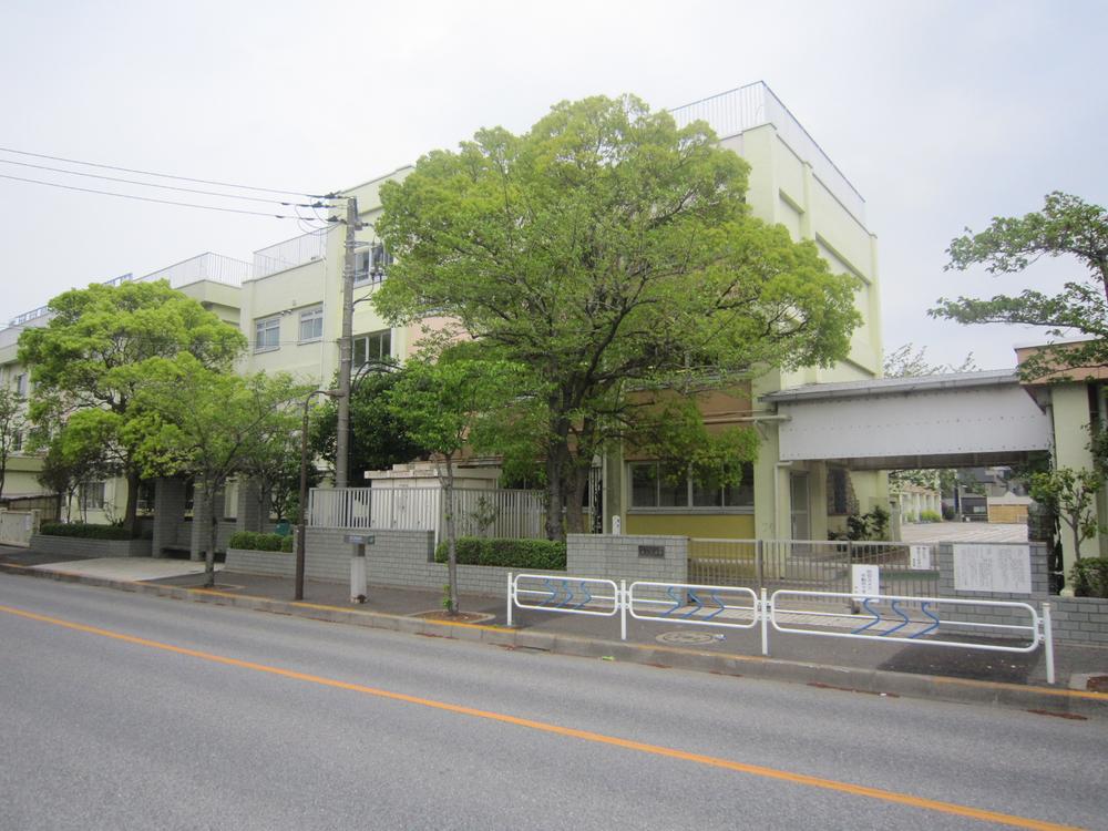 Primary school. 500m to Edogawa Ward Harue Elementary School