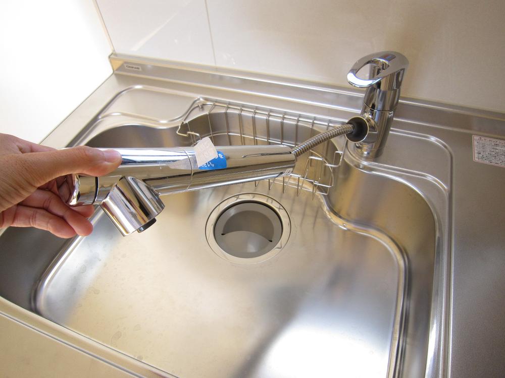 Kitchen. ■ Kitchen faucet is nozzle extends, It is a water purification function with faucet
