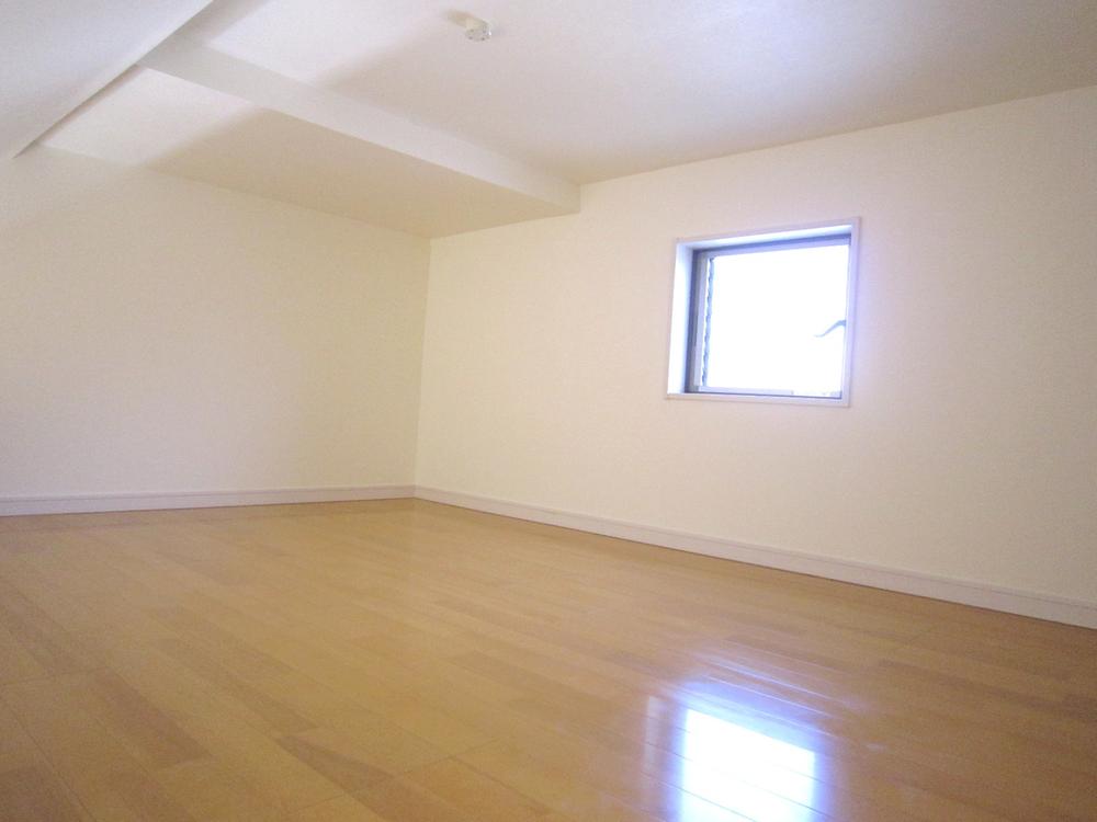 Non-living room. ■ Spacious about 4.3 Pledge of loft.