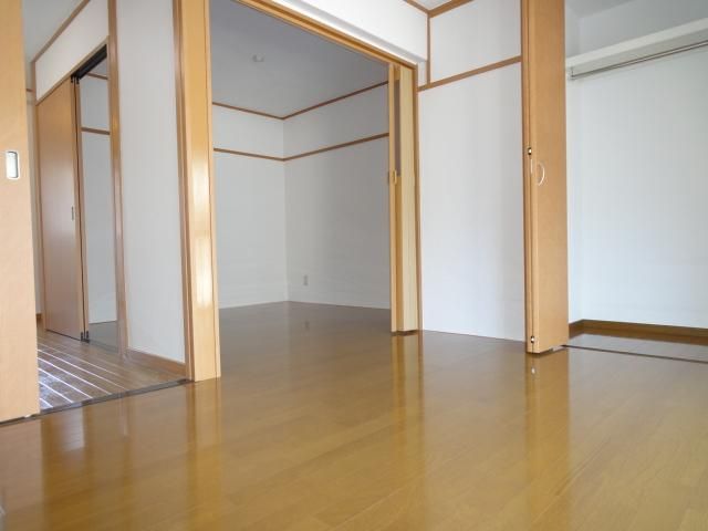 Living and room. It is a new article. Gas stove should be put in your favorite. 