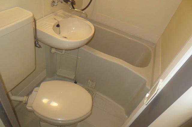 Bath. Bath · Toilet