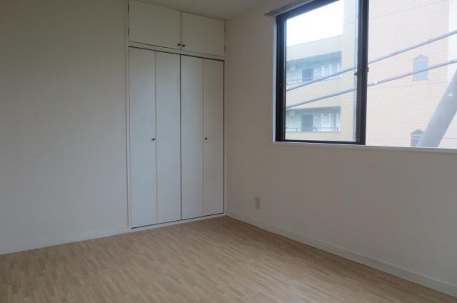 Living and room. Western-style 1