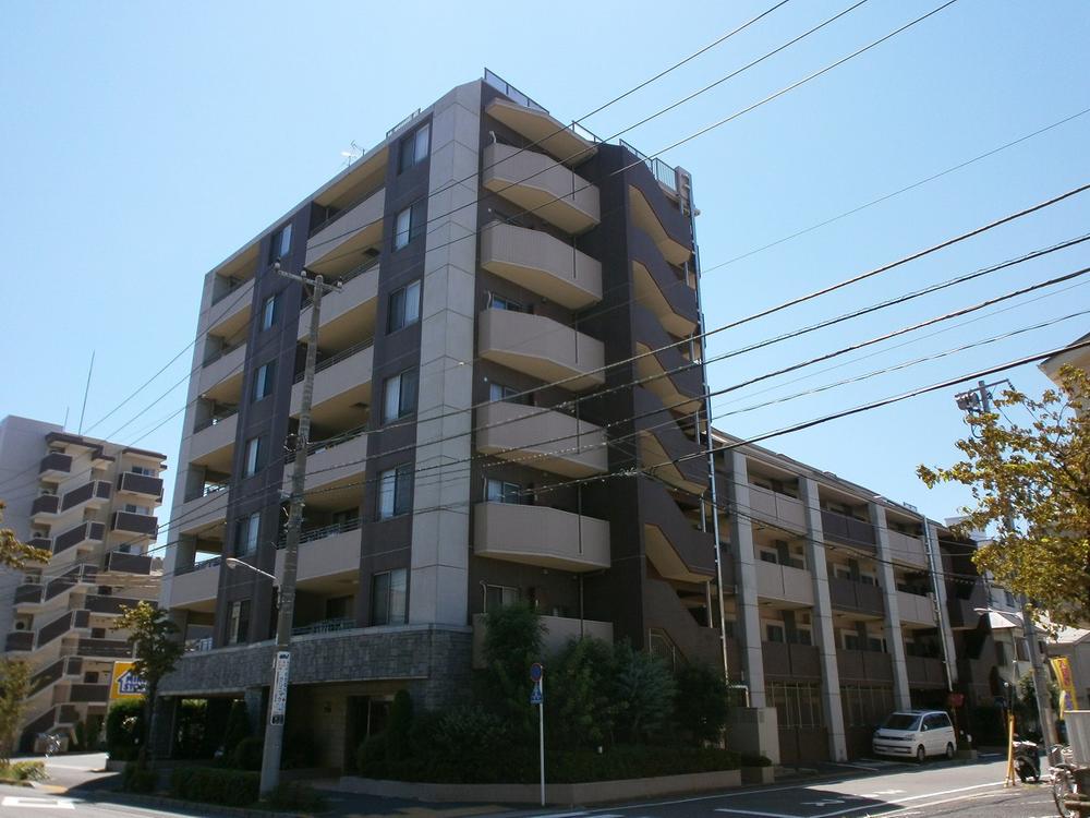 Local appearance photo. Local (05 May 2013) Shooting