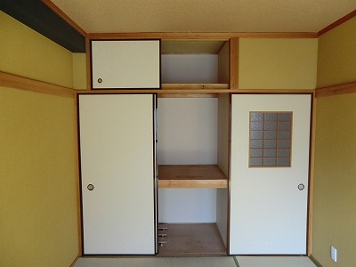 Other. With Japanese-style upper closet
