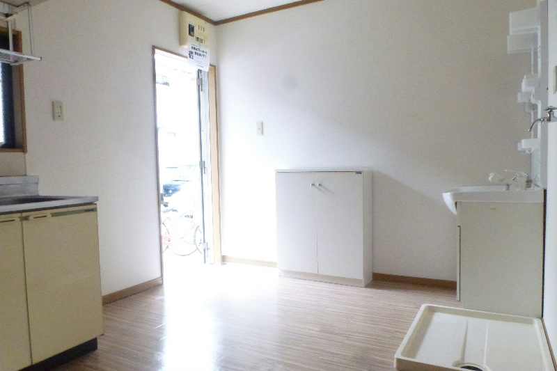 Entrance. Open-minded entrance in DK immediately