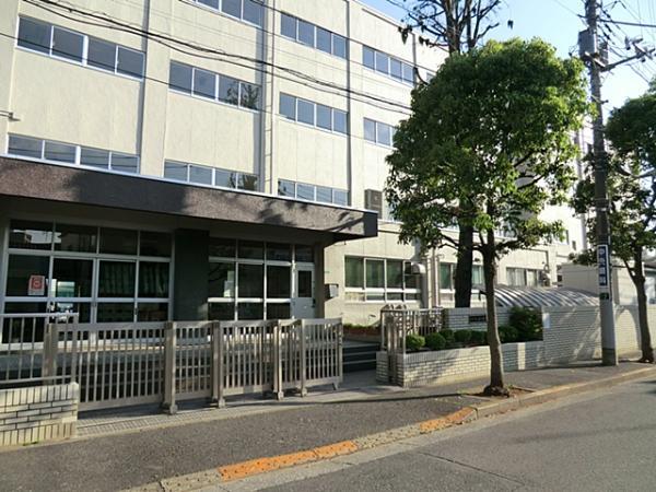 Junior high school. Kamiisshiki 310m until junior high school