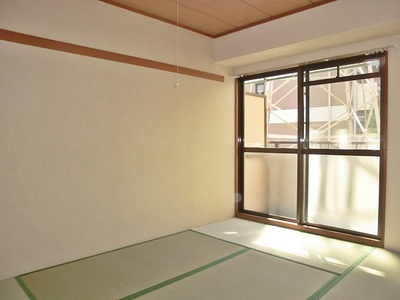 Living and room. It is a beautiful Japanese-style room