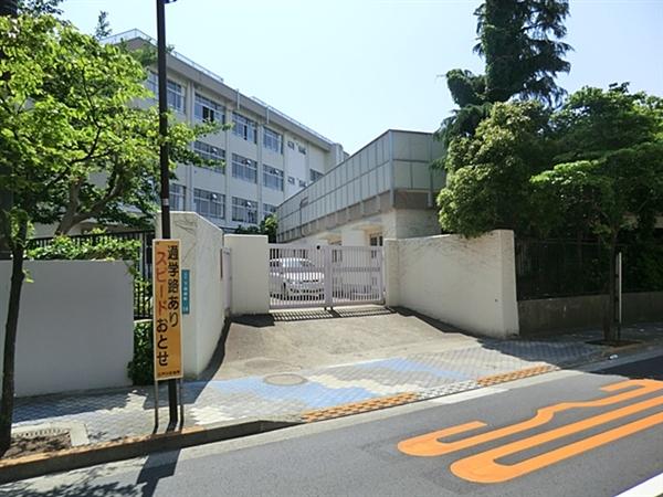 Junior high school. Shinozaki 914m until the second junior high school