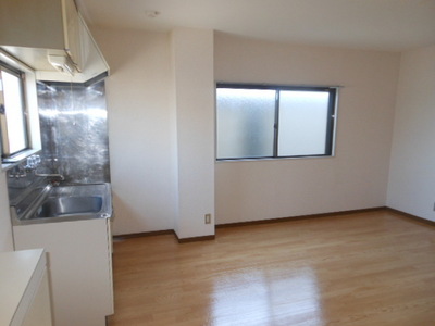 Living and room. Bright dining