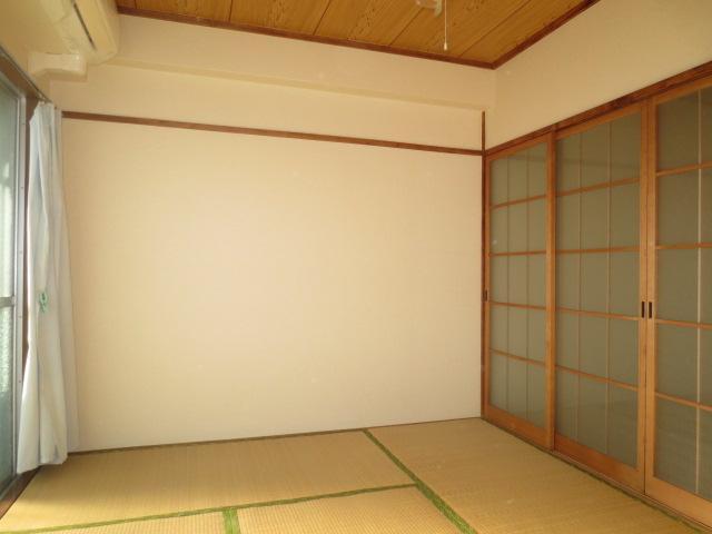 Living and room. Japanese-style room 2