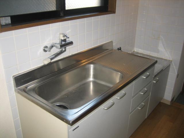 Kitchen. Kitchen (same type)