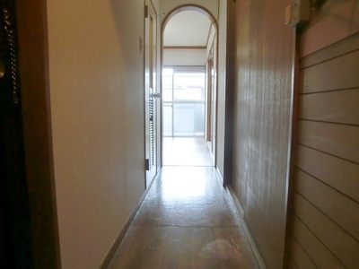 Other room space. Entrance hall.