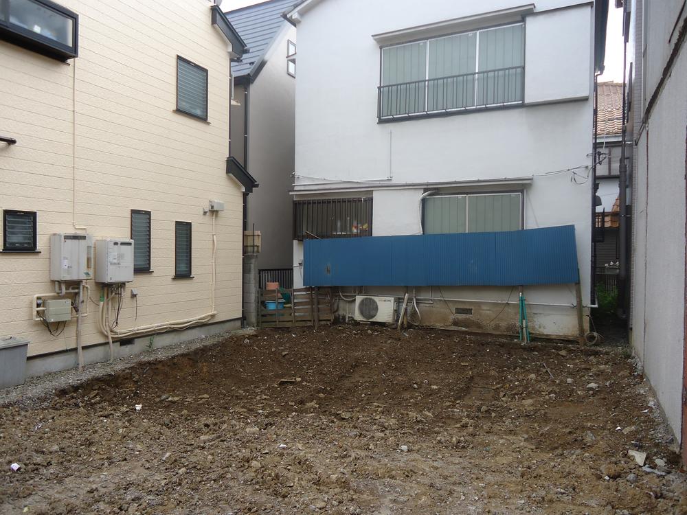 Local photos, including front road. Local (September 2013) Shooting