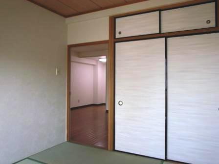 Living and room. Japanese-style room, closet