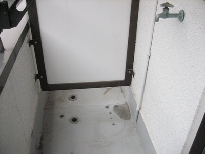 Other. Washing machine storage is veranda