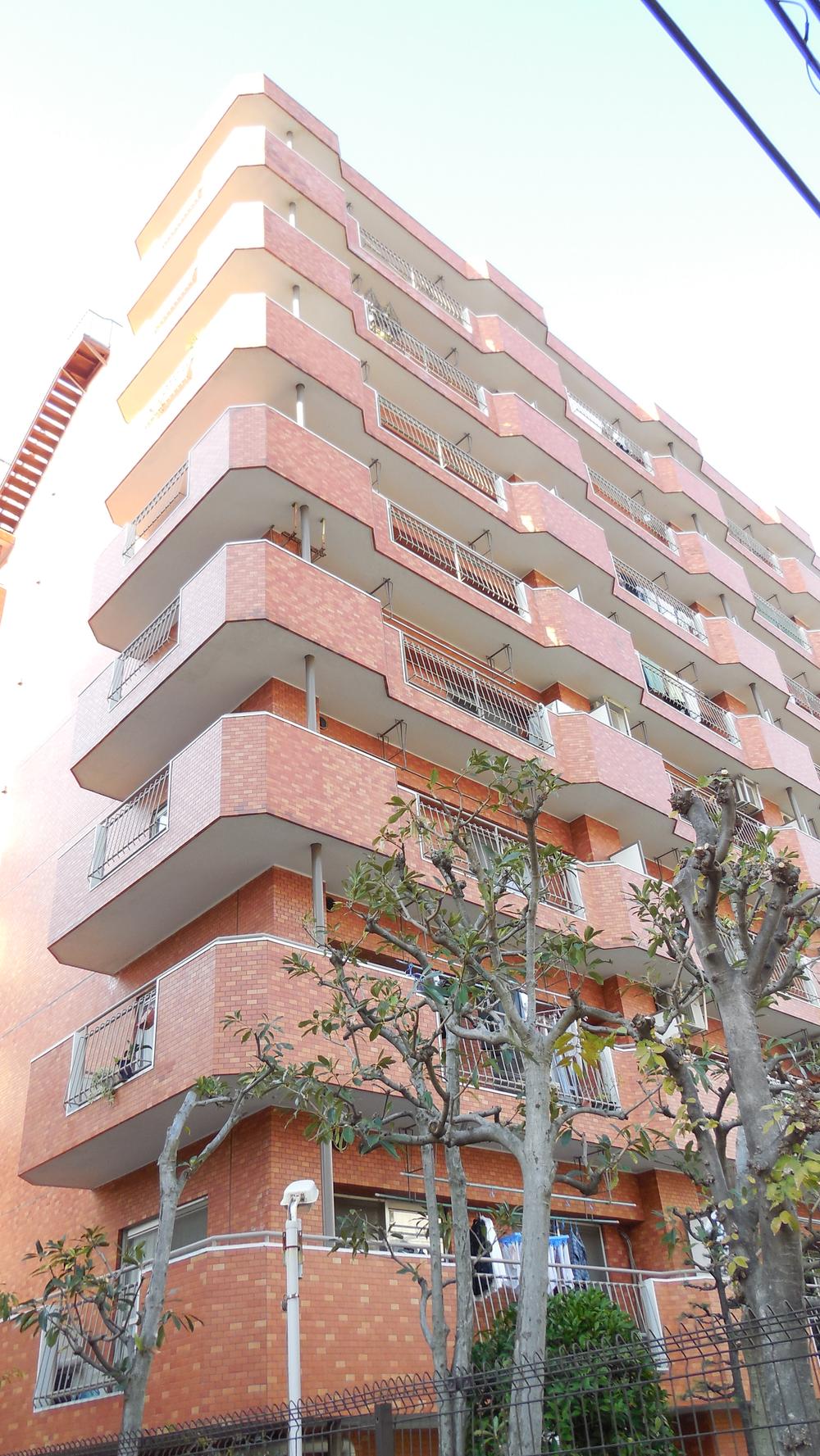 Local appearance photo. Local appearance photos (11 May 2013) Shooting ● good per yang, South-facing property! Ion immediately side