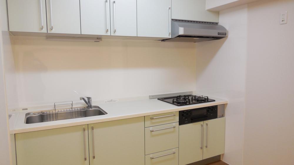 Kitchen. Kitchen (November 2013) Shooting ● kitchen has been replaced with a new one! Clean kitchen