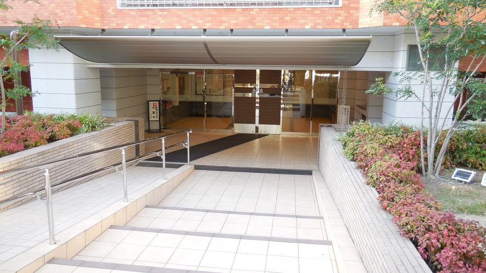 Other local. Entrance before appearance (November 2013) Shooting