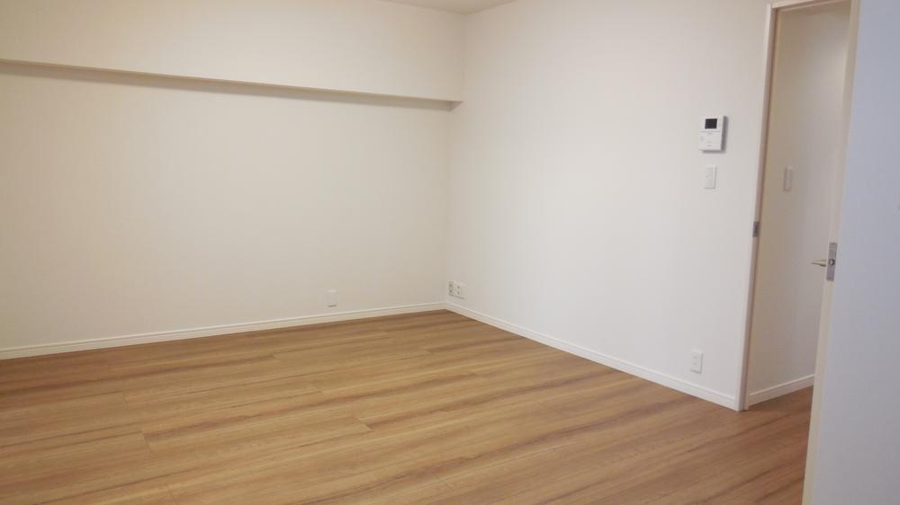 Non-living room. 6.1 Pledge Western-style (11 May 2013) Shooting