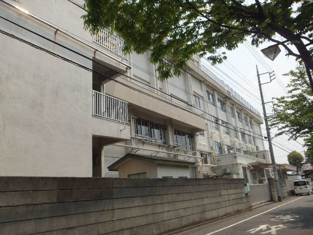 Primary school. Shishibone 282m east to elementary school (elementary school)