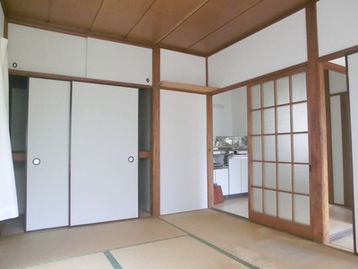 Living and room. It is calm Japanese-style room.