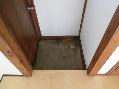 Entrance. Entrance space.