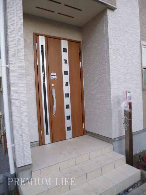 Entrance.  [Entrance] Entrance with a design