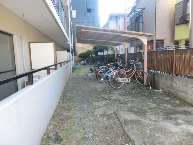 Other Equipment. Bicycle equipped.