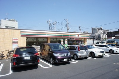 Convenience store. Seven-Eleven Shinbori 2-chome up (convenience store) 385m