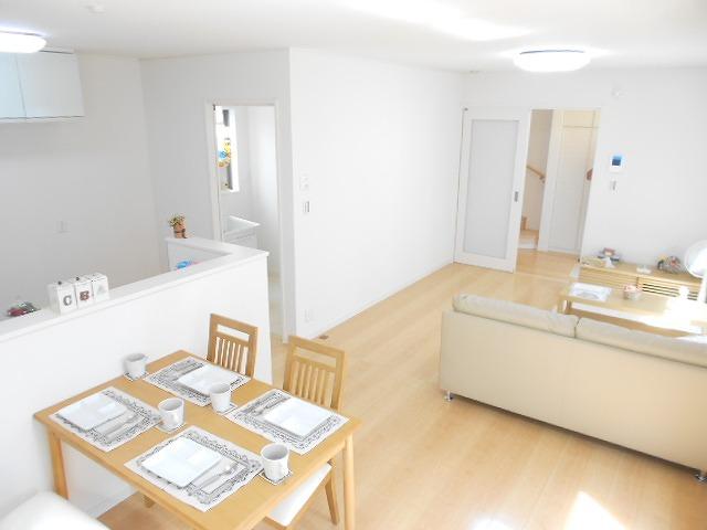 Same specifications photos (living). The company specification example It will produce a temporary family gatherings