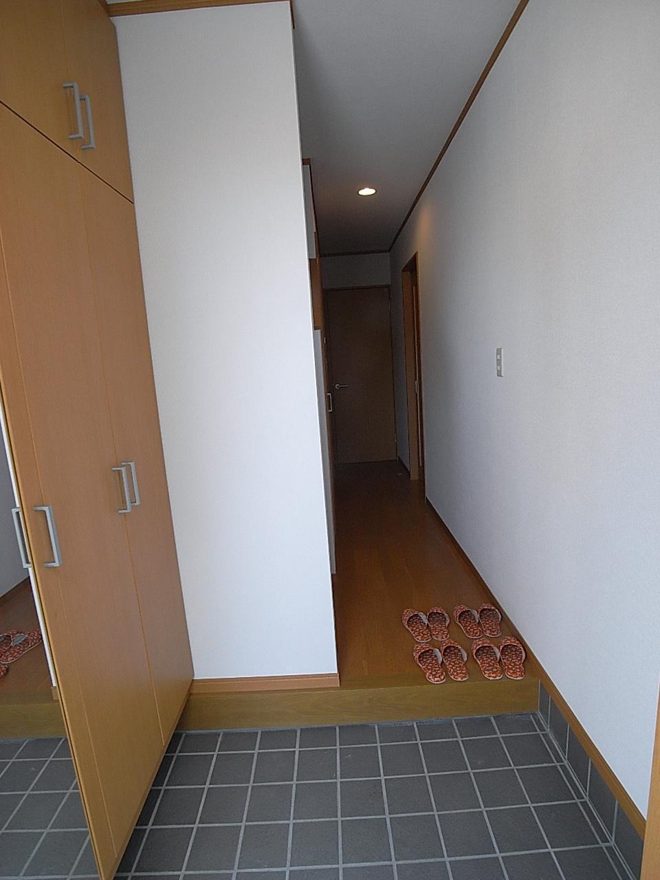 Entrance. Local (March 2013) Shooting