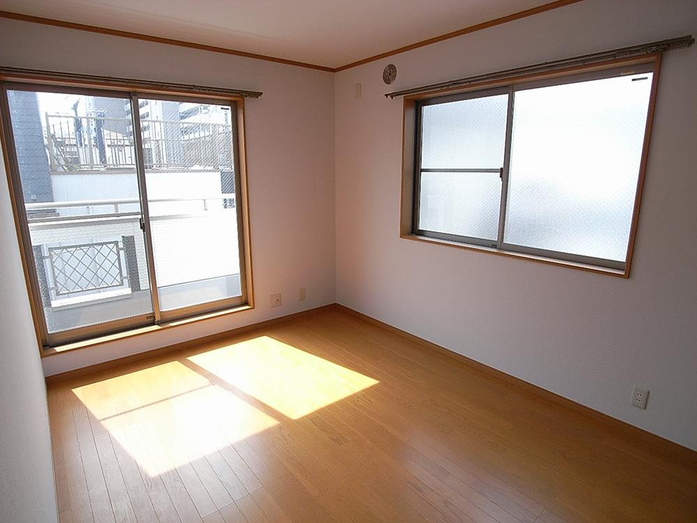 Non-living room. 3 Kaiyoshitsu